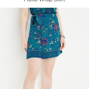 NWT Floral wrap skirt